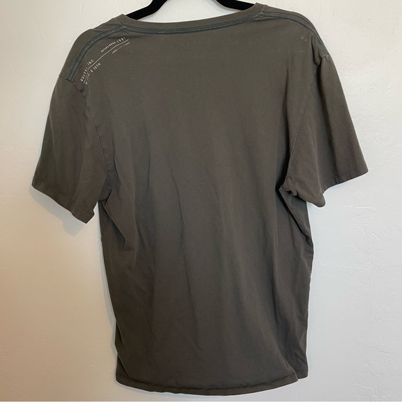 Guess Tee - Picture 3 of 3